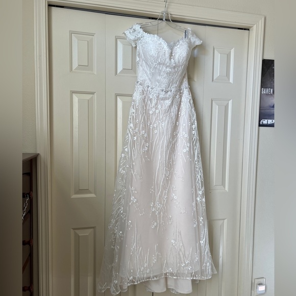 NEW Floral Wedding Dress, Embroidery Lace Beaded Off Shoulder, Mon Cheri… - Picture 1 of 11